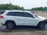 2018 Jeep Grand Cherokee Limited z VIN 1C4RJEBG3JC471734, wystawiony jako IAAI lot #42435256 z przebiegiem 68 312 mil mil oraz . Historia ofert i sprzedaży dostępna na DreamBid. Obrazek 14.