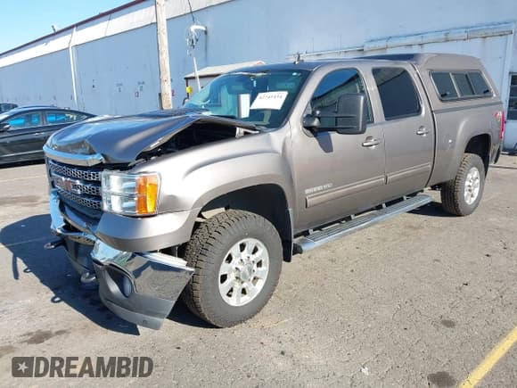 ✅ 2012 GMC Sierra 2500HD SLT • VIN: 1GT121C81CF149119 • Lot: 42745434. Wystawiony na IAAI z przebiegiem 172 132 mil. Bezpłatny archiwum sprzedaży aukcyjnych z USA i szczegółowy raport historii pojazdu na DreamBid. Zdjęcie 19.