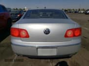 ✅ 2004 Volkswagen Phaeton V8 • VIN: WVWAF63D348008461 • Лот: 75664804. Опубликован ранее на Copart с пробегом 207 769 миль. Бесплатный доступ к архиву аукционных продаж из США и подробный отчёт об истории автомобиля на DreamBid. Изображение 6.