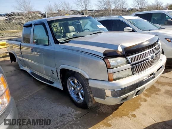 ✅ 2006 Chevrolet Silverado 1500 LT1 • VIN: 1GCEC19T86Z130760 • Лот: 45917125. Опубликован ранее на Copart с пробегом 179 023 миль. Бесплатный доступ к архиву аукционных продаж из США и подробный отчёт об истории автомобиля на DreamBid. Изображение 4.