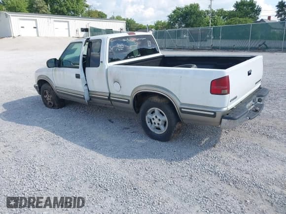 ✅ 1999 Chevrolet S-10 LS • VIN: 1GCDT19X1X8173469 • Лот: 42706299. Опубликован ранее на IAAI с пробегом 239 465 миль. Бесплатный доступ к архиву аукционных продаж из США и подробный отчёт об истории автомобиля на DreamBid. Изображение 3.