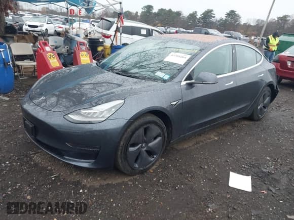 ✅ 2018 Tesla Model 3 Long Range Battery • VIN: 5YJ3E1EB5JF066013 • Lot: 43709264. Wystawiony na IAAI z przebiegiem 70 840 mil. Bezpłatny archiwum sprzedaży aukcyjnych z USA i szczegółowy raport historii pojazdu na DreamBid. Zdjęcie 19.