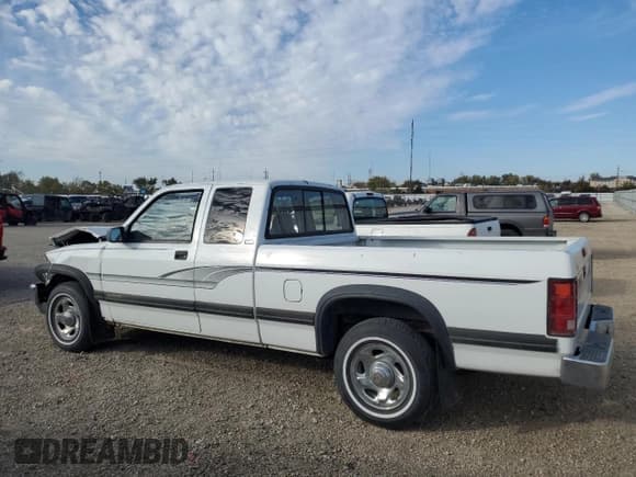 ✅ 1996 Dodge Dakota • VIN: 1B7GL23X3TS600014 • Lot: 89890275. Listed on Copart with 104,240 mi. Free auction sales archive from the USA and detailed vehicle history report at DreamBid. Image 2.