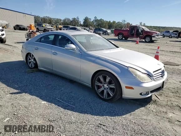 ✅ 2006 Mercedes-Benz CLS 500 • VIN: WDDDJ75X66A027676 • Лот: 86880715. Опубликован ранее на Copart с пробегом Не указан. Бесплатный доступ к архиву аукционных продаж из США и подробный отчёт об истории автомобиля на DreamBid. Изображение 13.