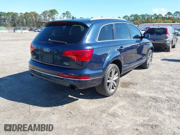 ✅ 2014 Audi Q7 Premium Plus • VIN: WA1LGAFE0ED010569 • Lot: 43578450. Wystawiony na IAAI z przebiegiem 160 413 mil. Bezpłatny archiwum sprzedaży aukcyjnych z USA i szczegółowy raport historii pojazdu na DreamBid. Zdjęcie 4.