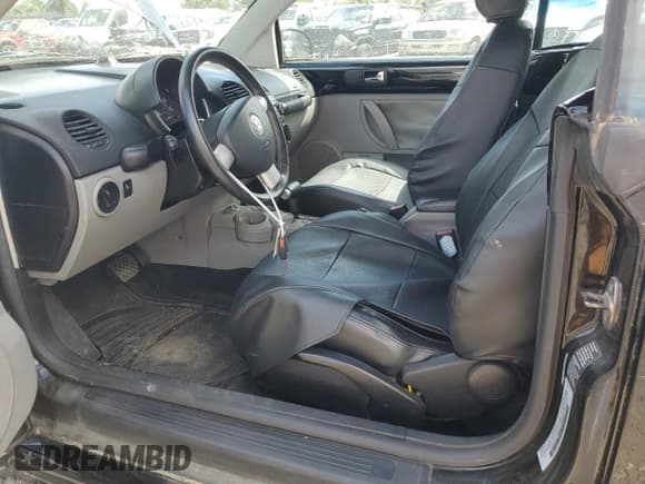 ✅ 2005 Volkswagen Beetle GLS • VIN: 3VWCD31Y45M365905 • Lot: 57909845. Listed on Copart with 139,400 mi. Free auction sales archive from the USA and detailed vehicle history report at DreamBid. Image 7.