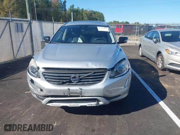 ✅ 2017 Volvo XC60 Dynamic • VIN: YV440MDR5H2077722 • Lot: 43562884. Wystawiony na IAAI z przebiegiem 100 988 mil. Bezpłatny archiwum sprzedaży aukcyjnych z USA i szczegółowy raport historii pojazdu na DreamBid. Zdjęcie 12.