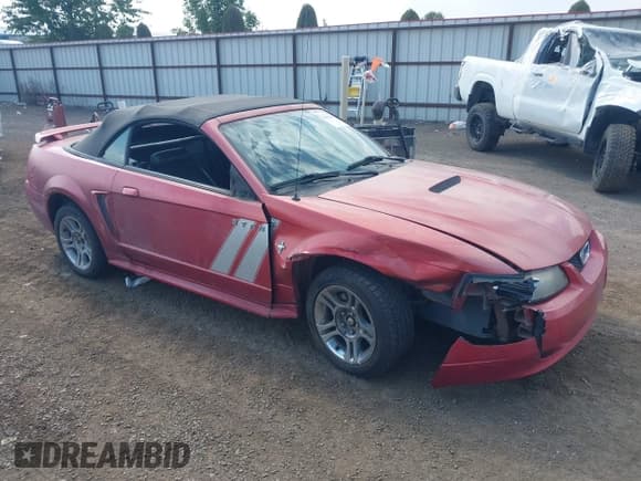 ✅ 2001 Ford Mustang Deluxe • VIN: 1FAFP44421F128030 • Lot: 43188482. Listed on IAAI with 166,658 mi. Free auction sales archive from the USA and detailed vehicle history report at DreamBid. Image 1.