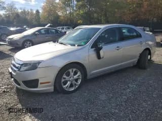 ✅ 2012 Ford Fusion SE • VIN: 3FAHP0HA0CR272067 • Lot: 89731665. Wystawiony na Copart z przebiegiem 112 525 mil. Bezpłatny archiwum sprzedaży aukcyjnych z USA i szczegółowy raport historii pojazdu na DreamBid. Zdjęcie 1.