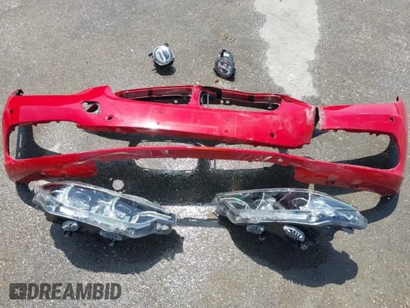 ✅ 2018 BMW 3 Series 330i • VIN: WBA8B9C54JEE82761 • Lot: 42775458. Listed on IAAI with 26,551 mi. Free auction sales archive from the USA and detailed vehicle history report at DreamBid. Image 12.