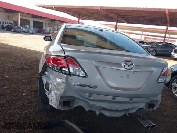 ✅ 2010 Mazda 6 i Touring • VIN: 1YVHZ8CH8A5M30883 • Lot: 42933974. Listed on IAAI with 73,770 mi. Free auction sales archive from the USA and detailed vehicle history report at DreamBid. Image 13.