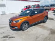 ✅ 2019 Nissan Kicks SR • VIN: 3N1CP5CU1KL506322 • Lot: 43112512. Wystawiony na IAAI z przebiegiem 67 171 mil. Bezpłatny archiwum sprzedaży aukcyjnych z USA i szczegółowy raport historii pojazdu na DreamBid. Zdjęcie 17.