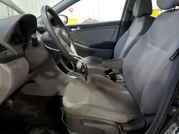 ✅ 2013 Hyundai Accent GS • VIN: KMHCT5AE8DU083831 • Lot: 85387275. Wystawiony na Copart z przebiegiem 212 137 mil. Bezpłatny archiwum sprzedaży aukcyjnych z USA i szczegółowy raport historii pojazdu na DreamBid. Zdjęcie 7.