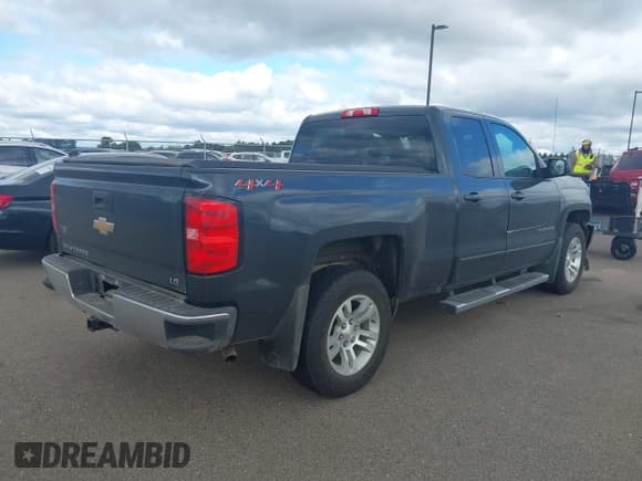 ✅ 2019 Chevrolet Silverado 1500 LT • VIN: 2GCVKPEC3K1130955 • Lot: 43162627. Wystawiony na IAAI z przebiegiem 147 747 mil. Bezpłatny archiwum sprzedaży aukcyjnych z USA i szczegółowy raport historii pojazdu na DreamBid. Zdjęcie 4.