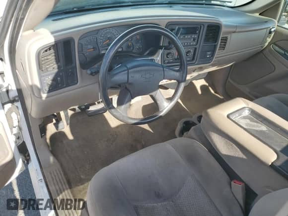 2004 Chevrolet Silverado 1500 z VIN 1GCEC14T74Z342991, wystawiony jako Copart lot #60379065 z przebiegiem 207 477 mil mil oraz Czysty tytuł • Clean title. Historia ofert i sprzedaży dostępna na DreamBid. Obrazek 8.