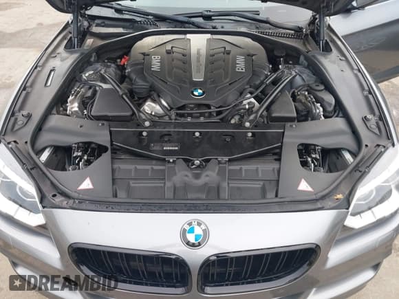 ✅ 2014 BMW 6 Series 650i xDrive • VIN: WBAYM1C58ED325058 • Lot: 43291301. Wystawiony na IAAI z przebiegiem 82 028 mil. Bezpłatny archiwum sprzedaży aukcyjnych z USA i szczegółowy raport historii pojazdu na DreamBid. Zdjęcie 10.