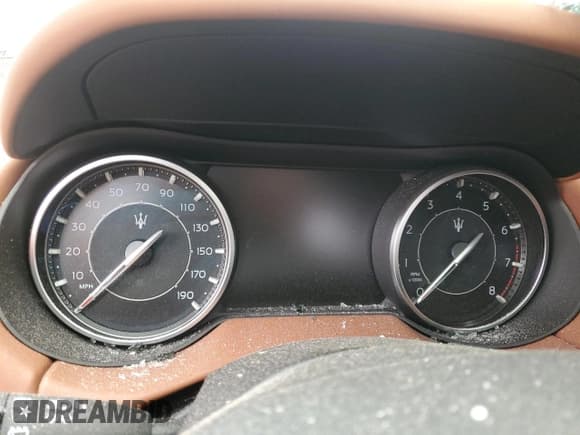 ✅ 2022 Maserati Levante Modena • VIN: ZN661YUM4NX400403 • Лот: 79116793. Опубликован ранее на Copart с пробегом Не указан. Бесплатный доступ к архиву аукционных продаж из США и подробный отчёт об истории автомобиля на DreamBid. Изображение 9.