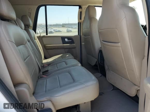 ✅ 2004 Ford Expedition Special Service • VIN: 1FMPU16L84LB34152 • Lot: 80222925. Wystawiony na Copart z przebiegiem 270 377 mil. Bezpłatny archiwum sprzedaży aukcyjnych z USA i szczegółowy raport historii pojazdu na DreamBid. Zdjęcie 11.