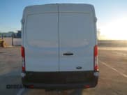 ✅ 2019 Ford Transit • VIN: 1FTBW2CM4KKB73058 • Lot: 43800917. Wystawiony na IAAI z przebiegiem 98 200 mil. Bezpłatny archiwum sprzedaży aukcyjnych z USA i szczegółowy raport historii pojazdu na DreamBid. Zdjęcie 16.