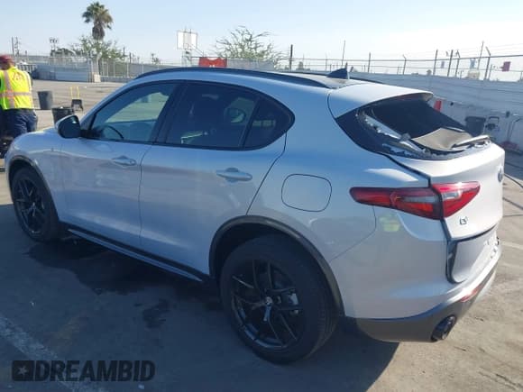 ✅ 2022 Alfa Romeo Stelvio Ti • VIN: ZASPAKBN6N7D45135 • Lot: 41381800. Wystawiony na IAAI z przebiegiem 10 491 mil. Bezpłatny archiwum sprzedaży aukcyjnych z USA i szczegółowy raport historii pojazdu na DreamBid. Zdjęcie 3.