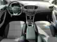 ✅ 2018 Hyundai Ioniq SEL • VIN: KMHC75LC9JU103046 • Лот: 82219884. Размещён на Copart с пробегом 128 650 миль миль. Получите бесплатный доступ к архиву аукционных продаж из США и посмотрите подробный отчёт об истории автомобиля на DreamBid. Изображение 8.