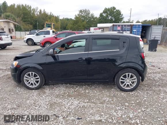 2016 Chevrolet Sonic LT с VIN 1G1JC6SB6G4124413, выставлен на аукционе IAAI как лот 43455488 с пробегом 81 350 миль миль и . История ставок и продаж доступна на DreamBid. Изображение 14.
