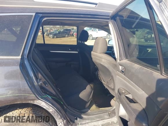 ✅ 2012 Subaru Outback Premium • VIN: 4S4BRCBCXC1244451 • Lot: 41401317. Wystawiony na IAAI z przebiegiem 100 710 mil. Bezpłatny archiwum sprzedaży aukcyjnych z USA i szczegółowy raport historii pojazdu na DreamBid. Zdjęcie 8.