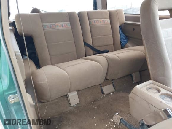 ✅ 1988 Ford Bronco • VIN: 1FMCU14T6JUB19012 • Лот: 42789435. Опубликован ранее на IAAI с пробегом 71 167 миль. Бесплатный доступ к архиву аукционных продаж из США и подробный отчёт об истории автомобиля на DreamBid. Изображение 8.