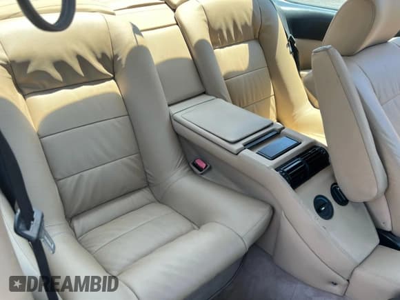 ✅ 1989 BMW 6 Series • VIN: WBAEC841XK3268986 • Lot: 86191995. Wystawiony na Copart z przebiegiem 105 424 mil. Bezpłatny archiwum sprzedaży aukcyjnych z USA i szczegółowy raport historii pojazdu na DreamBid. Zdjęcie 6.