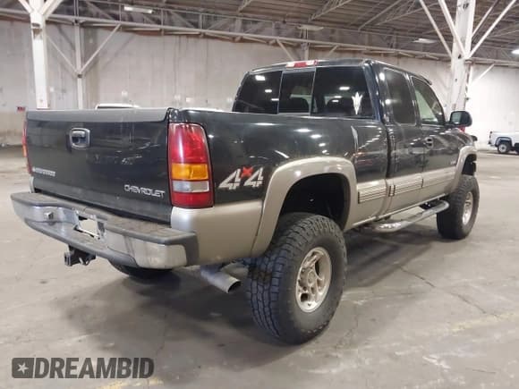 ✅ 2000 Chevrolet Silverado 2500 LS • VIN: 1GCGK29U6YE264199 • Лот: 42464527. Опубликован ранее на IAAI с пробегом 71 970 миль. Бесплатный доступ к архиву аукционных продаж из США и подробный отчёт об истории автомобиля на DreamBid. Изображение 4.