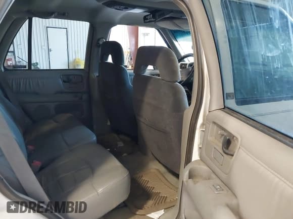 ✅ 1995 Chevrolet Blazer • VIN: 1GNDT13W0S2182537 • Lot: 42647704. Wystawiony na IAAI z przebiegiem 288 515 mil. Bezpłatny archiwum sprzedaży aukcyjnych z USA i szczegółowy raport historii pojazdu na DreamBid. Zdjęcie 8.