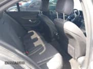 ✅ 2019 Mercedes-Benz C 300 • VIN: 55SWF8EB1KU306385 • Lot: 43085614. Wystawiony na IAAI z przebiegiem Nie podano. Bezpłatny archiwum sprzedaży aukcyjnych z USA i szczegółowy raport historii pojazdu na DreamBid. Zdjęcie 8.