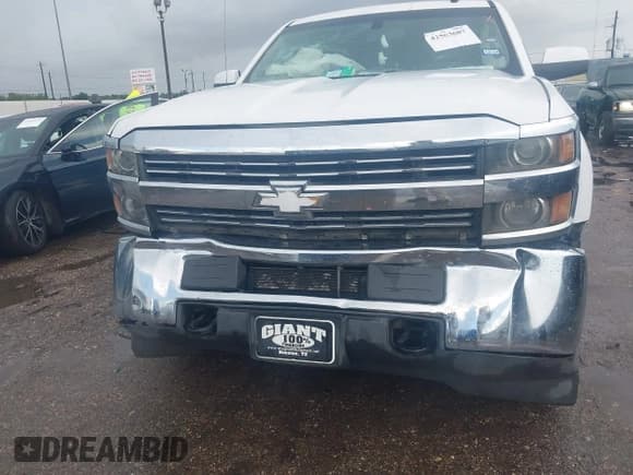 ✅ 2015 Chevrolet Silverado 2500HD LT • VIN: 1GC1CVEG7FF113366 • Lot: 42503687. Wystawiony na IAAI z przebiegiem 148 691 mil. Bezpłatny archiwum sprzedaży aukcyjnych z USA i szczegółowy raport historii pojazdu na DreamBid. Zdjęcie 11.