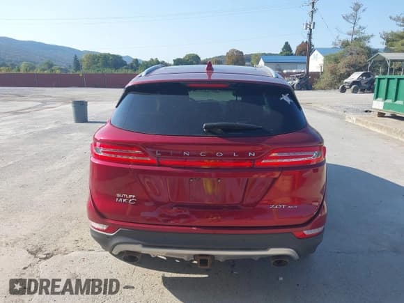 ✅ 2017 Lincoln MKC Reserve • VIN: 5LMCJ3D92HUL27341 • Lot: 43254726. Wystawiony na IAAI z przebiegiem 173 484 mil. Bezpłatny archiwum sprzedaży aukcyjnych z USA i szczegółowy raport historii pojazdu na DreamBid. Zdjęcie 16.