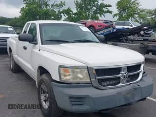 2008 Dodge Dakota z VIN 1D3HW32K78S638626, wystawiony jako IAAI lot #42751682 z przebiegiem 196 727 mil mil oraz . Historia ofert i sprzedaży dostępna na DreamBid. Obrazek 1.