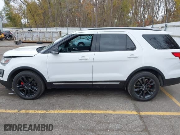 ✅ 2017 Ford Explorer XLT • VIN: 1FM5K8D88HGD84283 • Лот: 43609102. Опубликован ранее на IAAI с пробегом 105 629 миль. Бесплатный доступ к архиву аукционных продаж из США и подробный отчёт об истории автомобиля на DreamBid. Изображение 14.