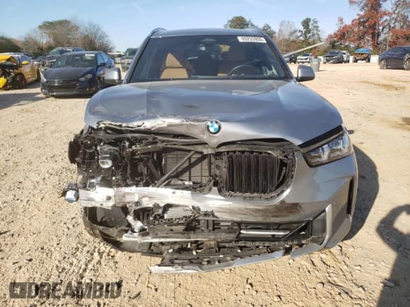 ✅ 2025 BMW X5 xDrive40i • VIN: 5UX23EU08S9Z52216 • Lot: 93233955. Listed on Copart with 20,852 mi. Free auction sales archive from the USA and detailed vehicle history report at DreamBid. Image 5.