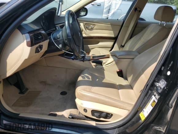 ✅ 2011 BMW 3 Series 328i • VIN: WBAPH7C56BE461830 • Lot: 71489815. Wystawiony na Copart z przebiegiem 211 701 mil. Bezpłatny archiwum sprzedaży aukcyjnych z USA i szczegółowy raport historii pojazdu na DreamBid. Zdjęcie 7.