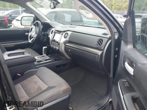 ✅ 2014 Toyota Tundra SR5 • VIN: 5TFEY5F10EX147641 • Lot: 43361602. Listed on IAAI with 199,605 mi. Free auction sales archive from the USA and detailed vehicle history report at DreamBid. Image 5.