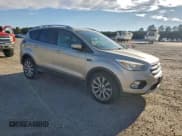 ✅ 2017 Ford Escape Titanium • VIN: 1FMCU0JD7HUB86512 • Lot: 96520485. Wystawiony na Copart z przebiegiem 202 165 mil. Bezpłatny archiwum sprzedaży aukcyjnych z USA i szczegółowy raport historii pojazdu na DreamBid. Zdjęcie 4.