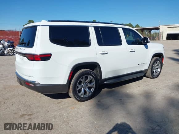 ✅ 2022 Jeep Wagoneer Series II • VIN: 1C4SJVBTXNS143317 • Лот: 43601168. Опубликован ранее на IAAI с пробегом 75 466 миль. Бесплатный доступ к архиву аукционных продаж из США и подробный отчёт об истории автомобиля на DreamBid. Изображение 4.