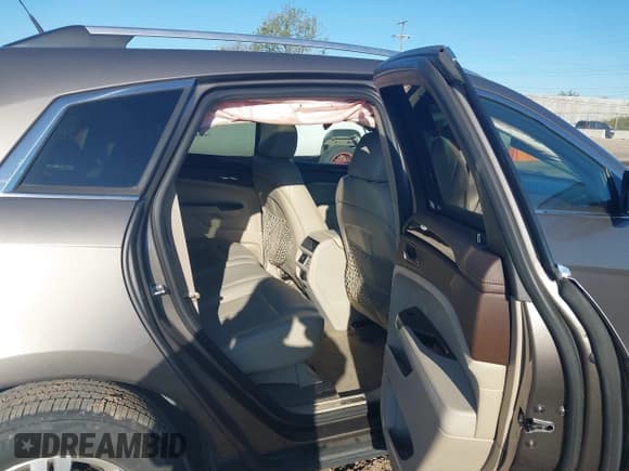 ✅ 2012 Cadillac SRX Luxury Collection • VIN: 3GYFNAE38CS502783 • Lot: 43405645. Wystawiony na IAAI z przebiegiem 135 494 mil. Bezpłatny archiwum sprzedaży aukcyjnych z USA i szczegółowy raport historii pojazdu na DreamBid. Zdjęcie 8.