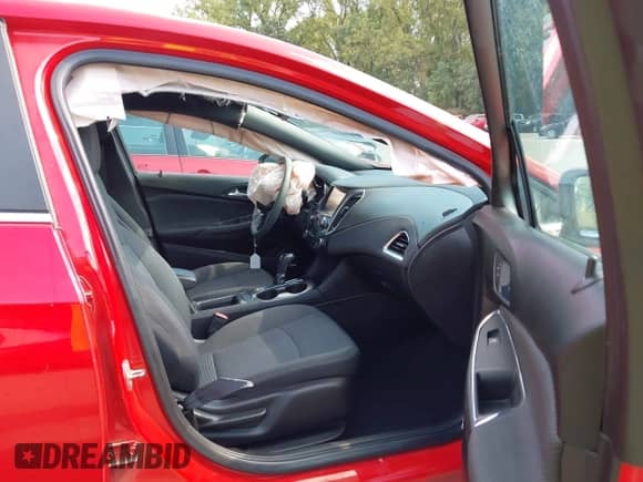 2018 Chevrolet Cruze LT с VIN 3G1BE6SM9JS652308, выставлен на аукционе IAAI как лот 43371513 с пробегом 62 147 миль миль и . История ставок и продаж доступна на DreamBid. Изображение 5.