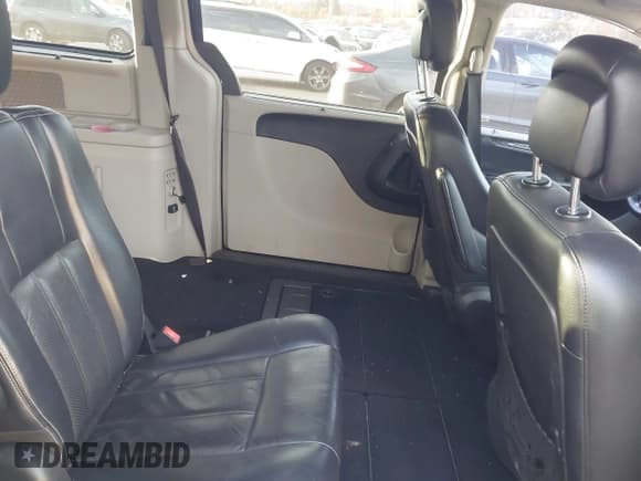 ✅ 2012 Chrysler Town & Country Touring L • VIN: 2C4RC1CG7CR143566 • Лот: 43695204. Опубликован ранее на IAAI с пробегом 231 787 миль. Бесплатный доступ к архиву аукционных продаж из США и подробный отчёт об истории автомобиля на DreamBid. Изображение 8.