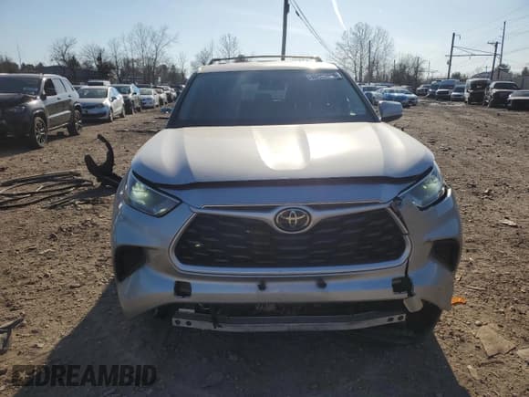 ✅ 2022 Toyota Highlander L • VIN: 5TDCZRBH2NS234381 • Lot: 48407625. Listed on Copart with 45,260 mi. Free auction sales archive from the USA and detailed vehicle history report at DreamBid. Image 5.