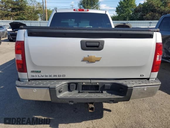 ✅ 2011 Chevrolet Silverado 1500 LT • VIN: 1GCPKSE35BF201240 • Lot: 85863845. Listed on Copart with 148,572 mi. Free auction sales archive from the USA and detailed vehicle history report at DreamBid. Image 6.
