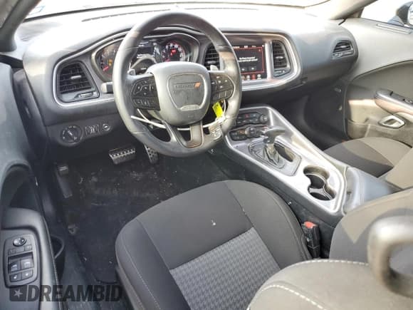 ✅ 2020 Dodge Challenger R/T • VIN: 2C3CDZBTXLH221638 • Lot: 55130014. Wystawiony na Copart z przebiegiem 55 626 mil. Bezpłatny archiwum sprzedaży aukcyjnych z USA i szczegółowy raport historii pojazdu na DreamBid. Zdjęcie 8.