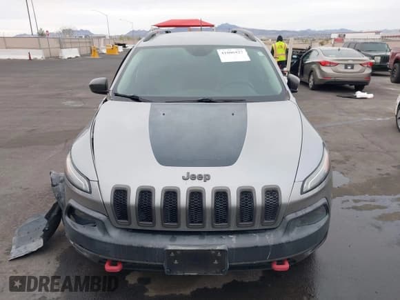 ✅ 2014 Jeep Cherokee Trailhawk • VIN: 1C4PJMBS3EW256042 • Lot: 41806927. Wystawiony na IAAI z przebiegiem 100 840 mil. Bezpłatny archiwum sprzedaży aukcyjnych z USA i szczegółowy raport historii pojazdu na DreamBid. Zdjęcie 11.