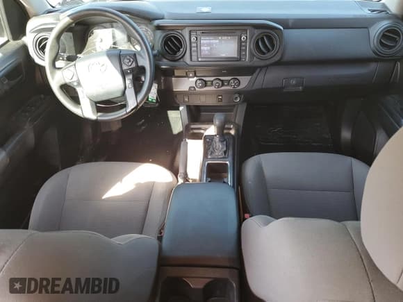 ✅ 2019 Toyota Tacoma SR5 • VIN: 5TFAX5GN5KX161579 • Лот: 90804775. Опубликован ранее на Copart с пробегом 90 045 миль. Бесплатный доступ к архиву аукционных продаж из США и подробный отчёт об истории автомобиля на DreamBid. Изображение 8.