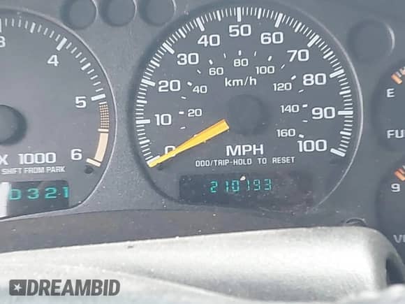 1999 Chevrolet Blazer LT z VIN 1GNDT13W3X2250496, wystawiony jako IAAI lot #42001807 z przebiegiem 210 193 mil mil oraz . Historia ofert i sprzedaży dostępna na DreamBid. Obrazek 15.